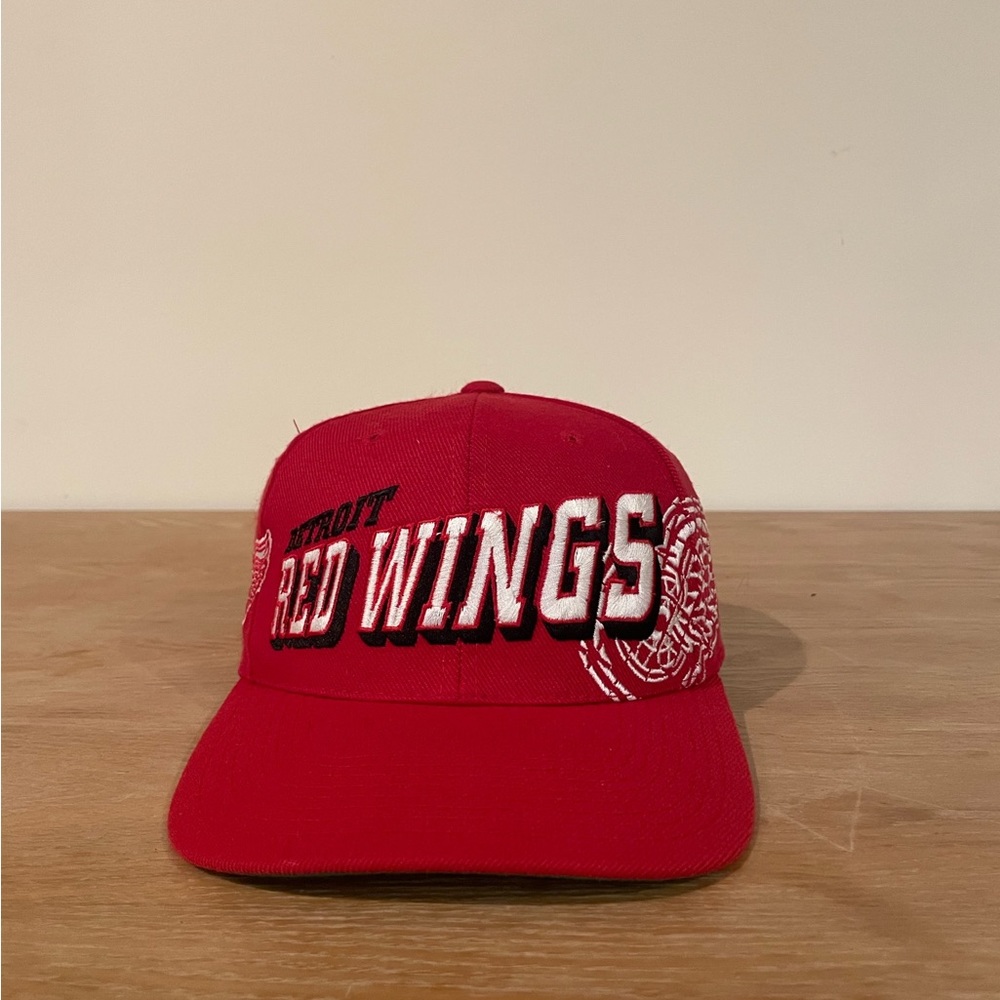 Vintage 90s Detroit Red Wings Sports Specialties Grid embroidered nhl snapback.
